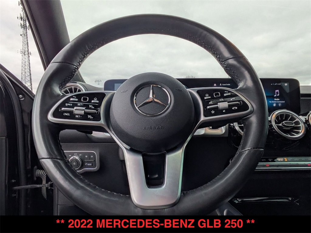 Used 2022 Mercedes-Benz GLB 250 4MATIC image 5