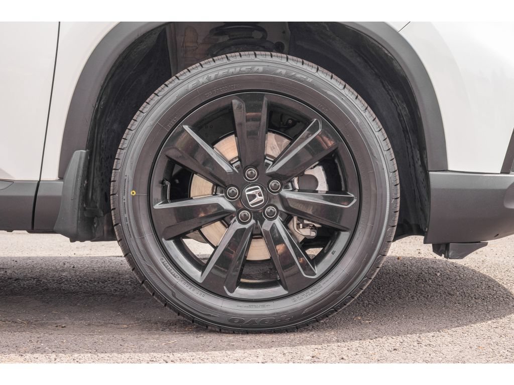 Used 2025 Honda Pilot Black Edition image 9