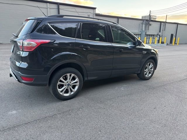 Used 2017 Ford Escape SE w/ Equipment Group 201A image 6