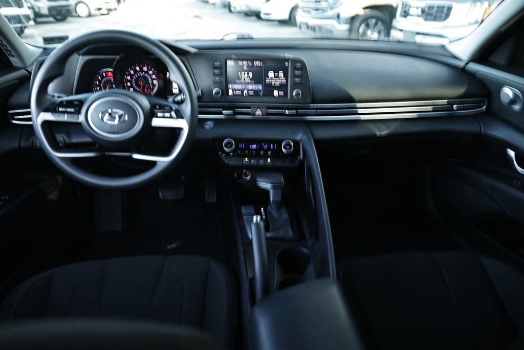 Used 2023 Hyundai Elantra SEL w/ Cargo Package image 15