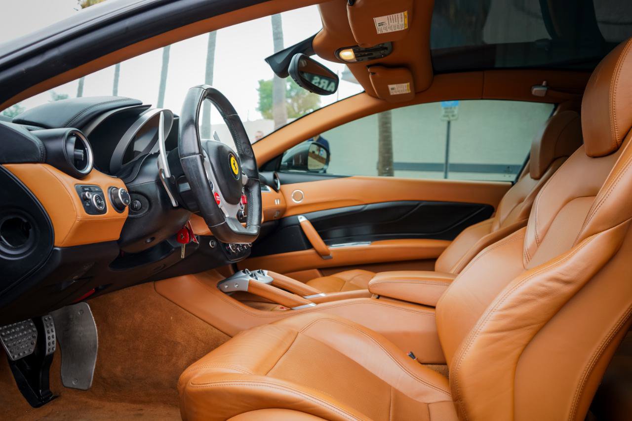 Used 2015 Ferrari FF image 10