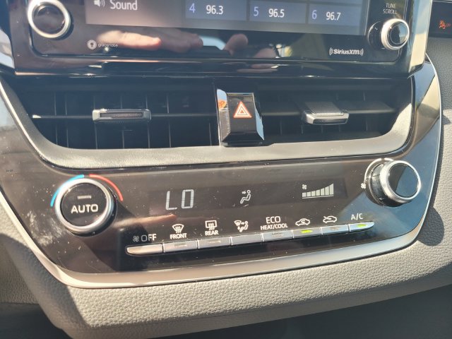 Used 2022 Toyota Corolla LE FWD image 24