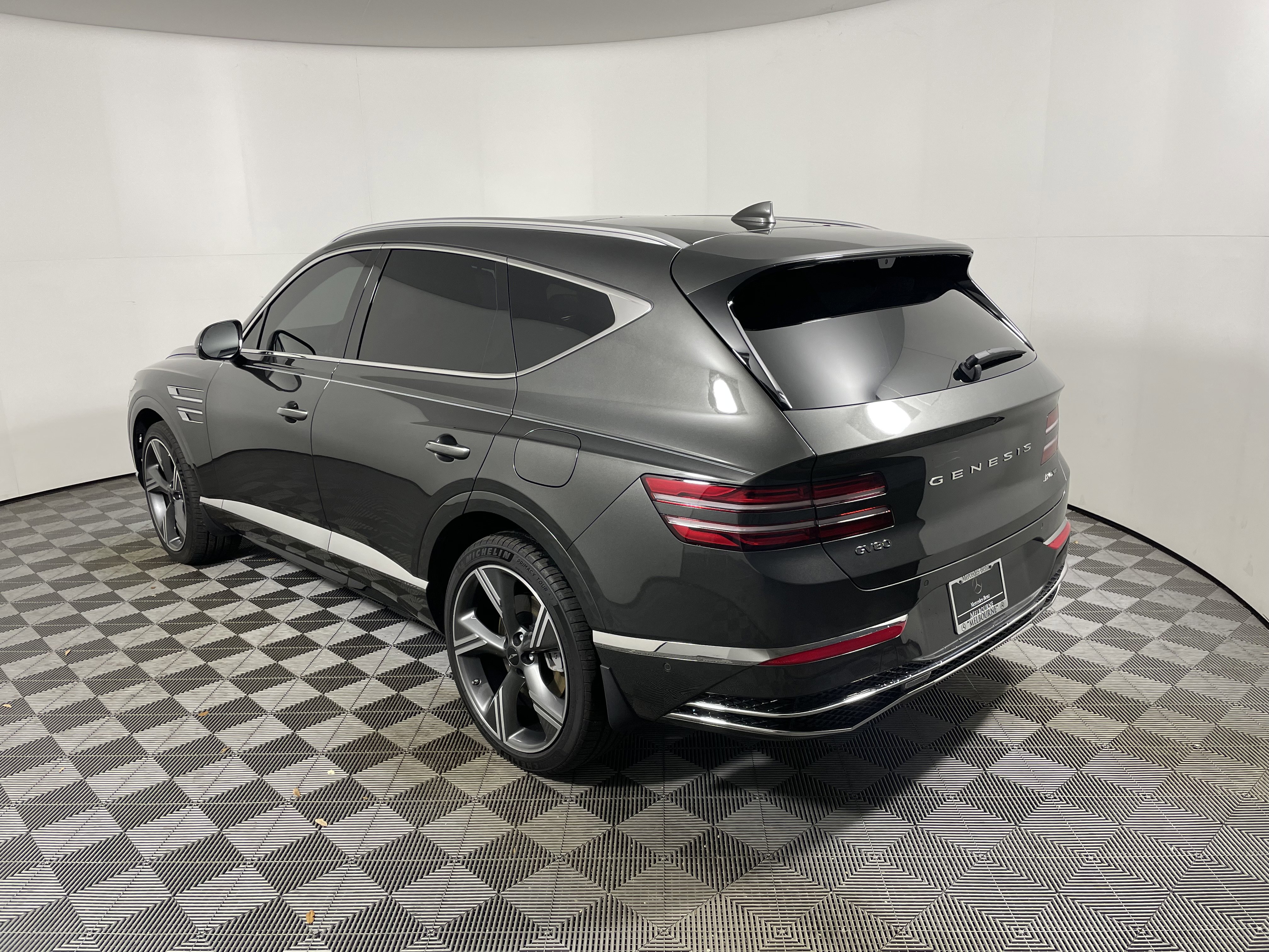 Used 2025 Genesis GV80 3.5T Prestige image 3