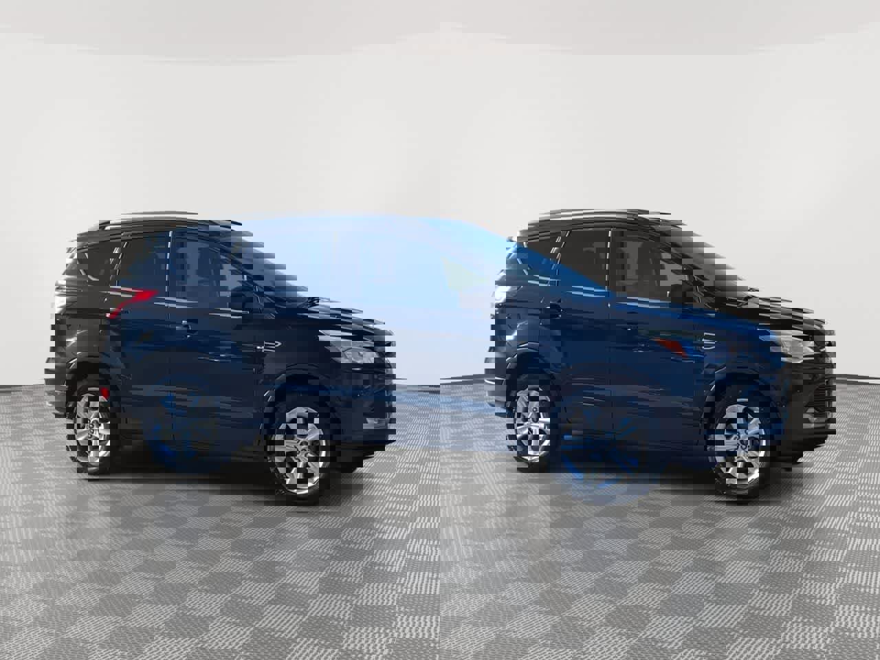 Used 2015 Ford Escape SE w/ Equipment Group 201A image 9