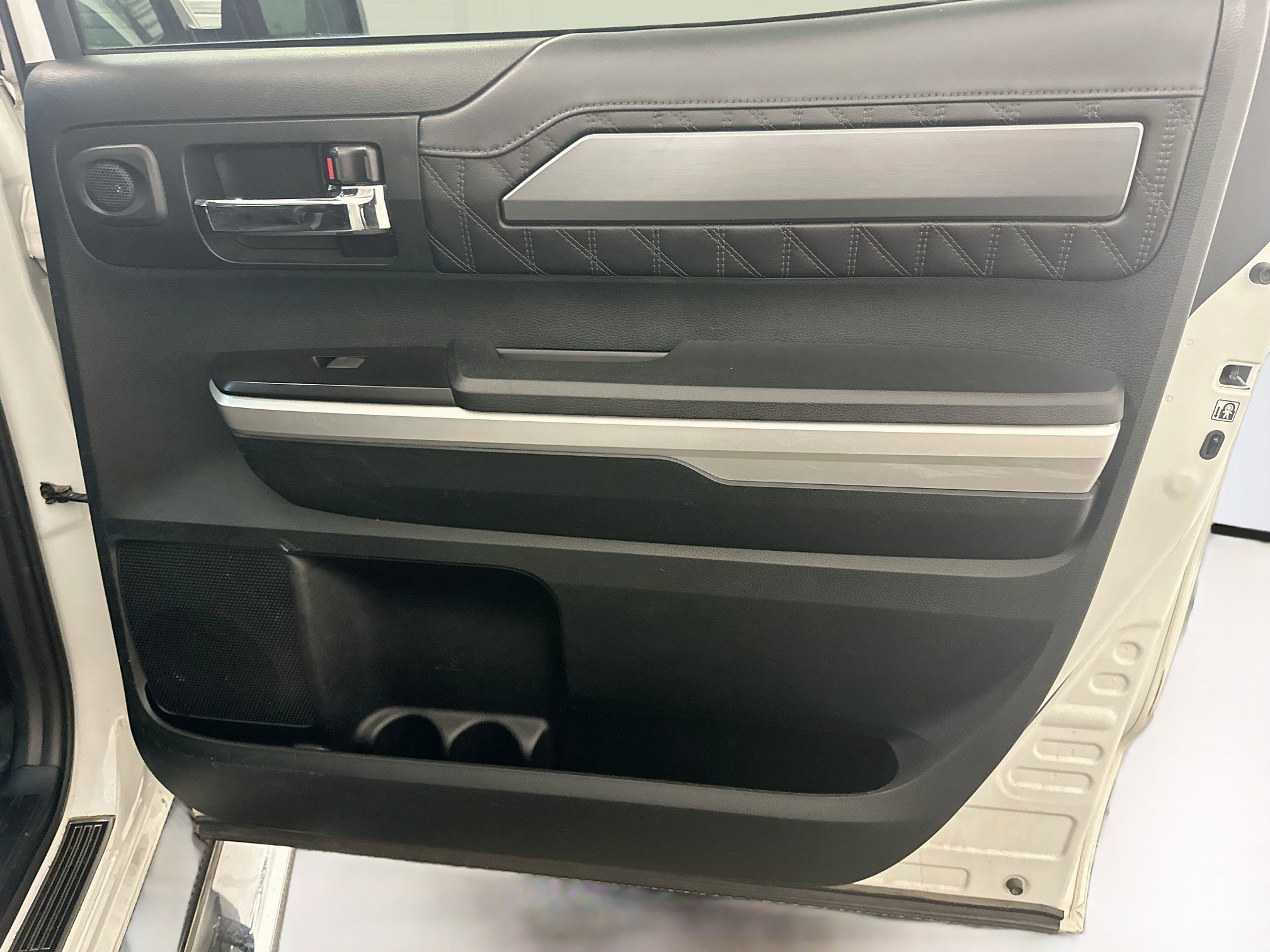 Used 2017 Toyota Tundra Platinum AWD/4WD image 31