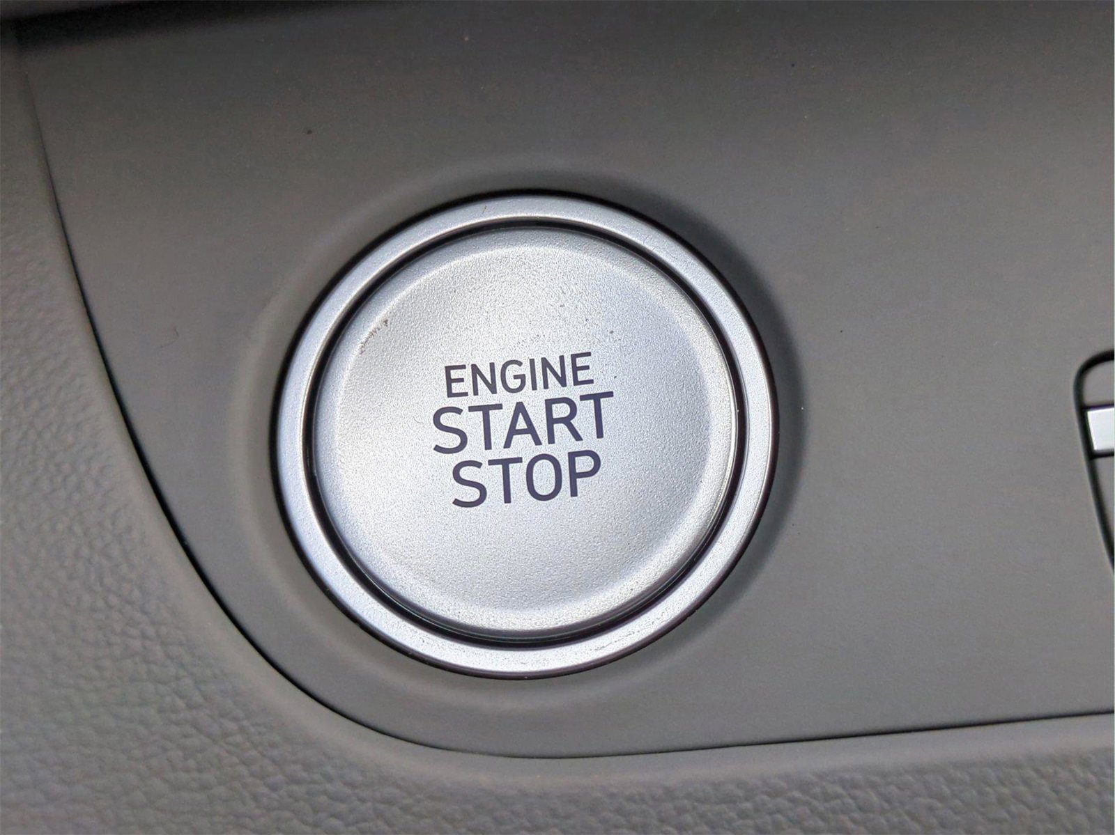 New 2025 Hyundai Elantra SEL image 37