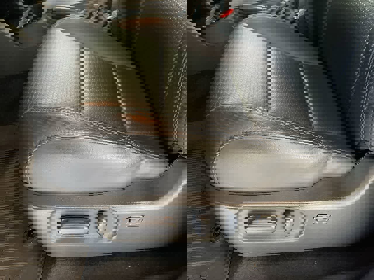 Used 2022 Toyota Tacoma Limited image 12