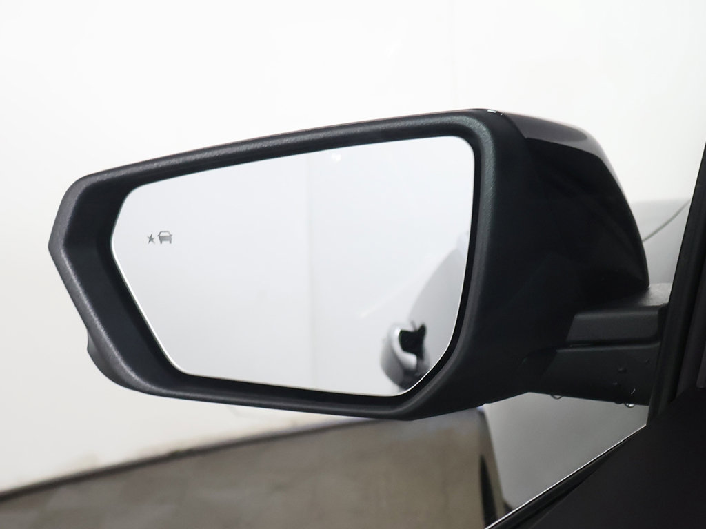 Used 2024 Chevrolet Equinox LT w/ LPO, Floor Liner Package FWD image 33
