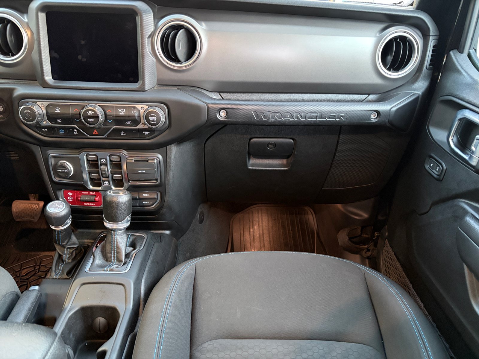 Used 2023 Jeep Wrangler Unlimited Rubicon 4xe AWD/4WD image 18