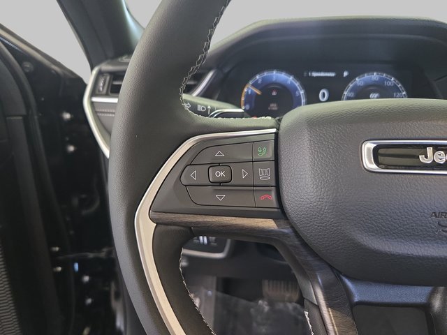 New 2025 Jeep Grand Cherokee Limited w/ Trailer Tow Package image 20