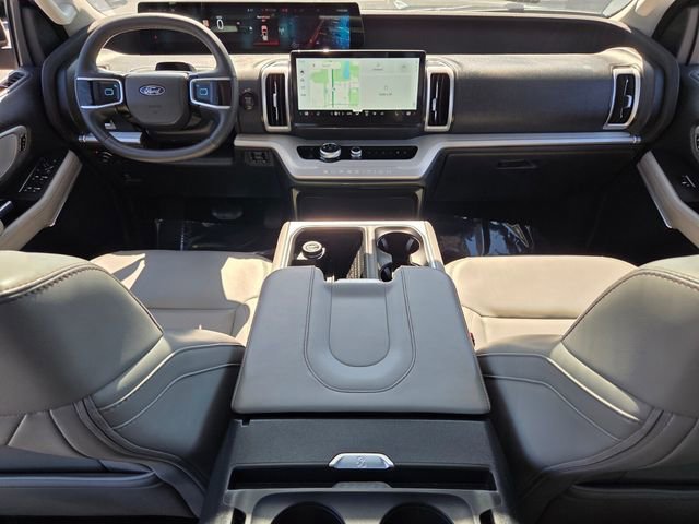 Certified 2025 Ford Expedition Active image 16