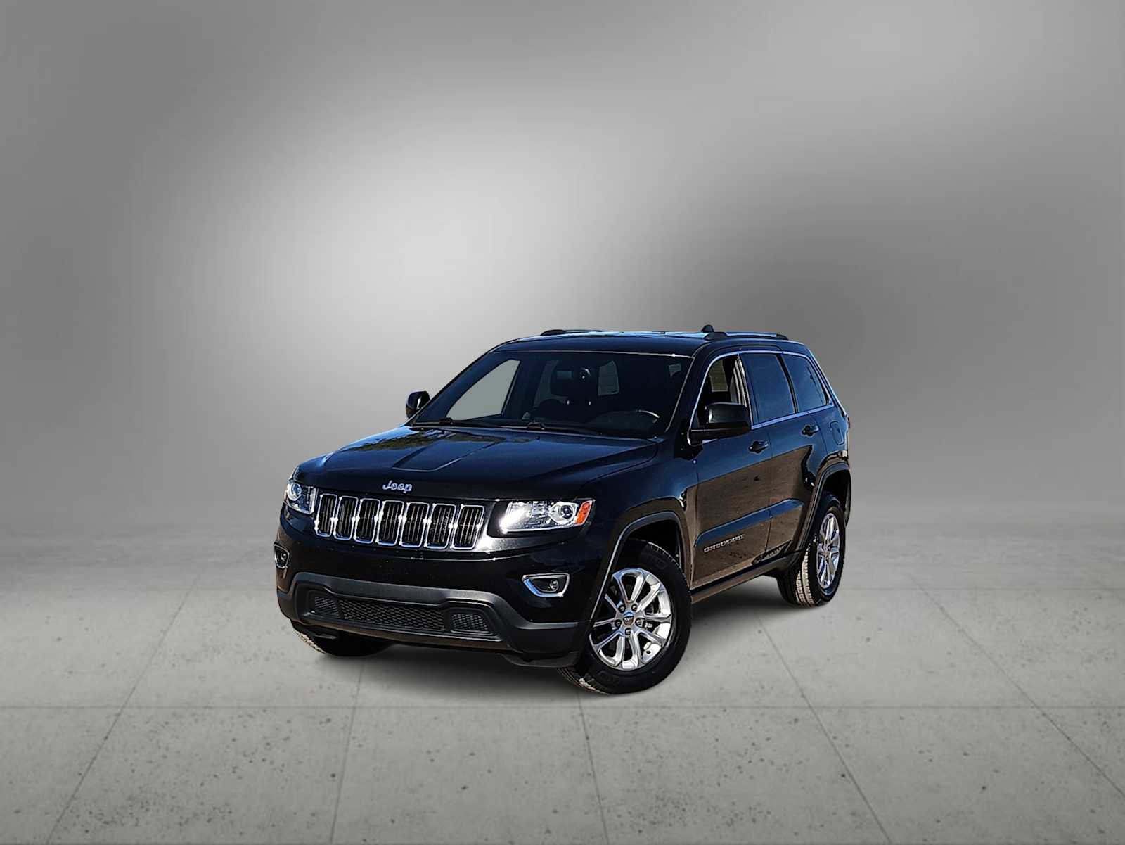 Used 2014 Jeep Grand Cherokee Laredo w/ 18" Wheel & 8.4" Radio Group