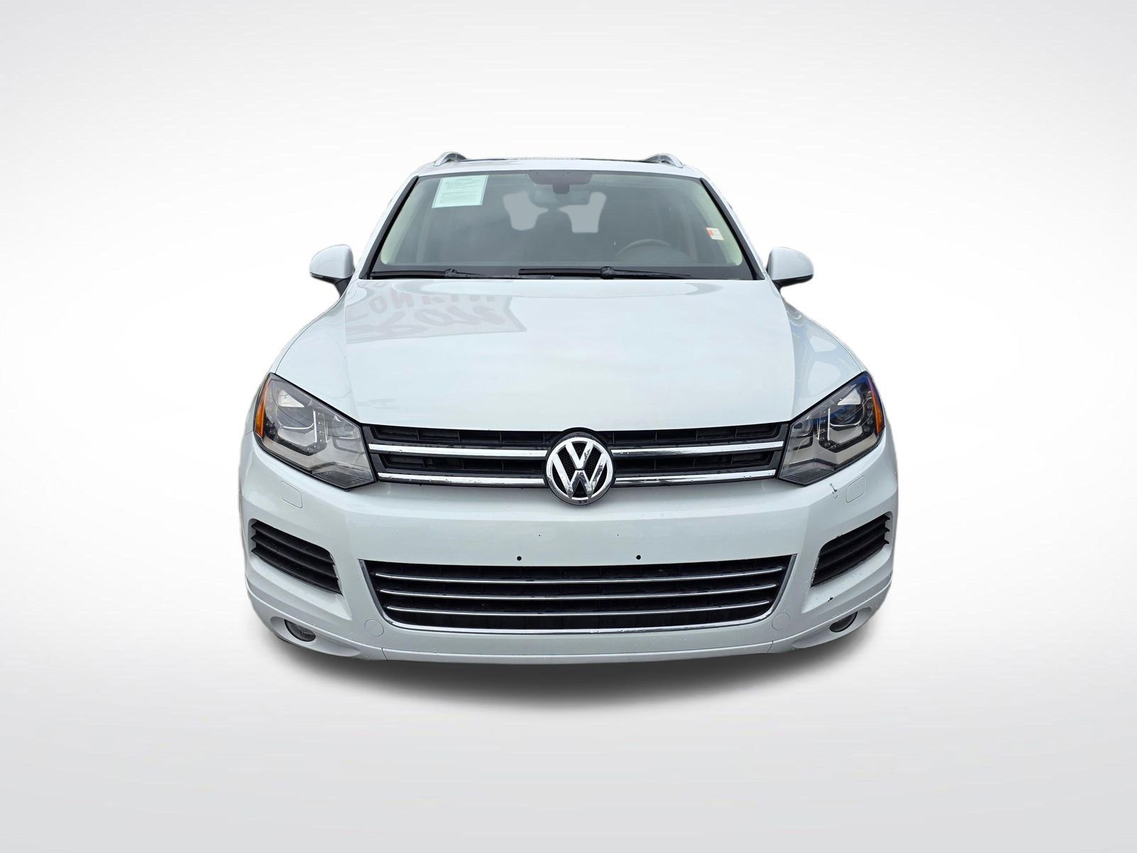 Used 2014 Volkswagen Touareg TDI AWD/4WD image 2