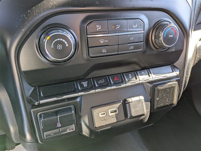 Used 2021 Chevrolet Silverado 2500 LT w/ Z71 Off-Road Package AWD/4WD image 27