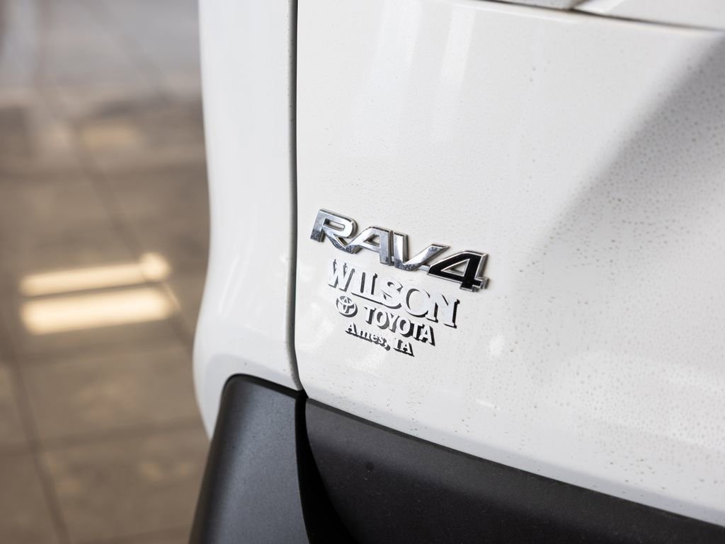 Used 2024 Toyota RAV4 LE AWD/4WD image 7