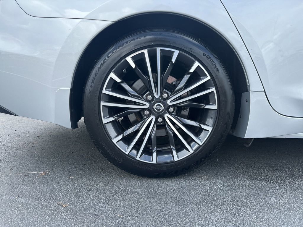 Used 2017 Nissan Maxima Platinum w/ Medallion Package image 40