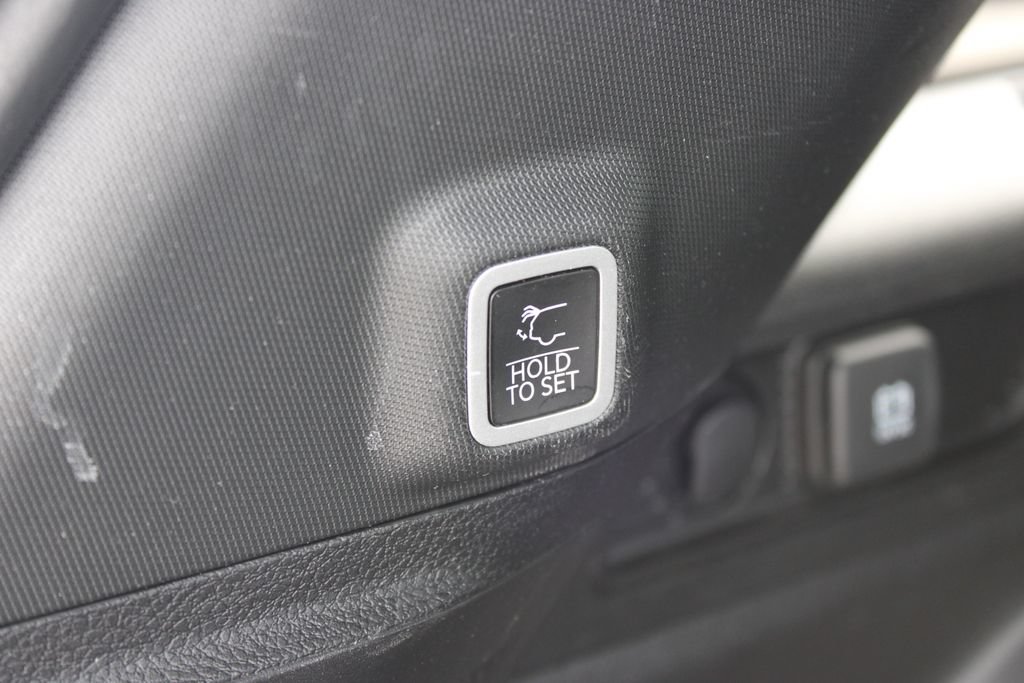 Used 2024 Jeep Grand Cherokee Altitude AWD/4WD image 16