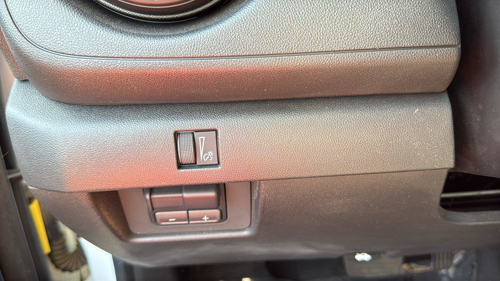 Used 2025 Chevrolet Colorado Trail Boss AWD/4WD image 6