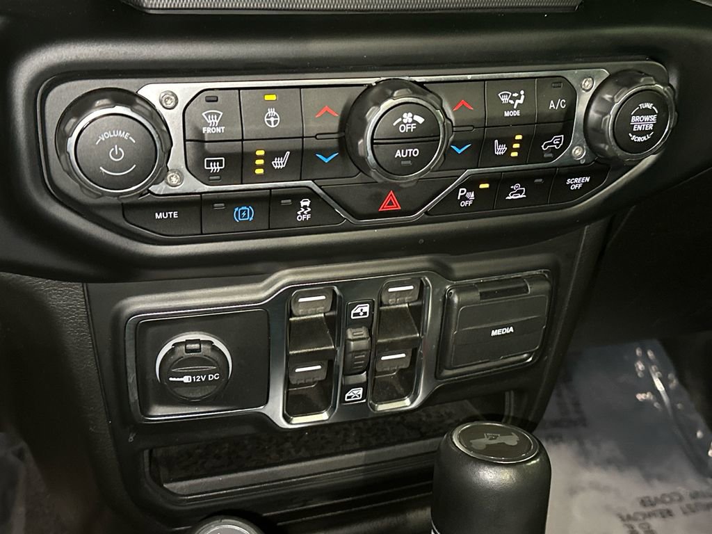 Used 2022 Jeep Wrangler Unlimited Sahara w/ Cold Weather Group image 29