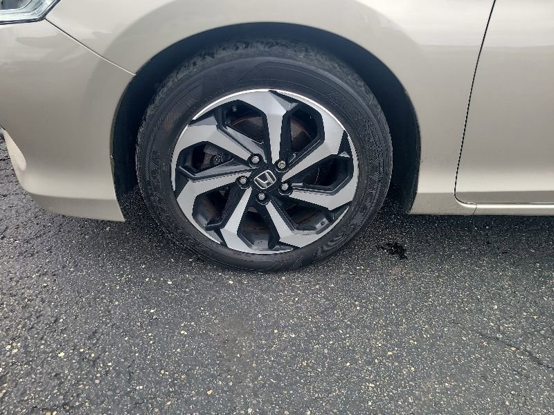 Used 2017 Honda Accord EX-L image 10