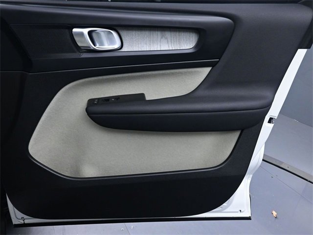 Used 2023 Volvo XC40 B5 Plus w/ Driver Assist Package image 30