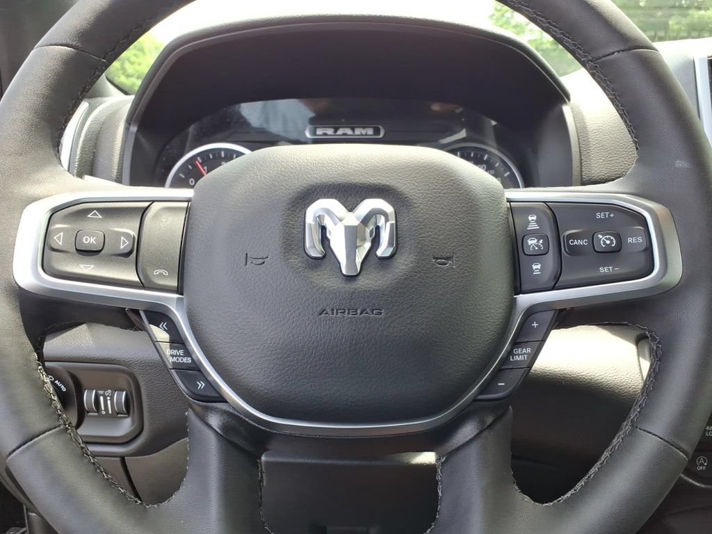 Used 2025 RAM 1500 Big Horn AWD/4WD image 5