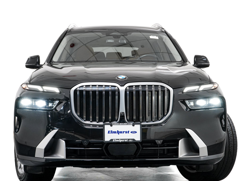 Used 2024 BMW X7 xDrive40i w/ Parking Assistance Package AWD/4WD image 3