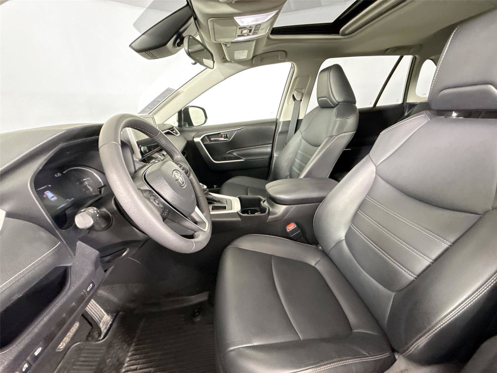 Used 2024 Toyota RAV4 XLE Premium FWD image 3