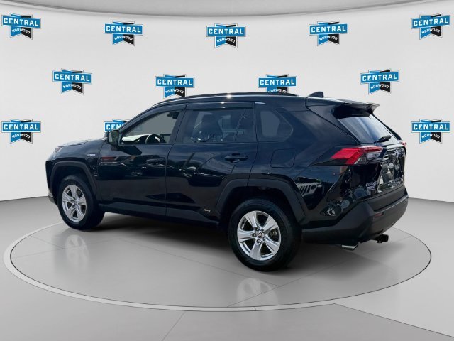 Used 2021 Toyota RAV4 XLE w/ Convenience Package AWD/4WD image 3