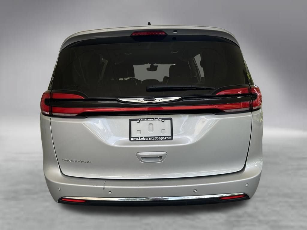 Used 2024 Chrysler Pacifica Touring-L FWD image 29