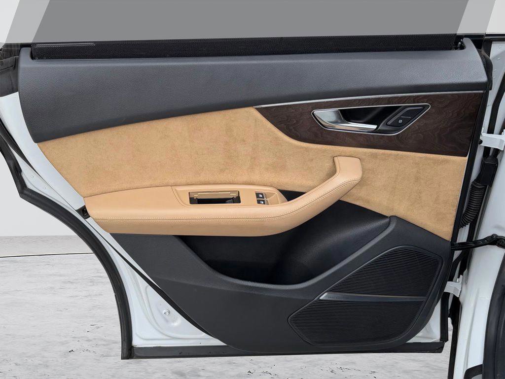 Used 2019 Audi Q8 Prestige w/ Luxury Package image 19