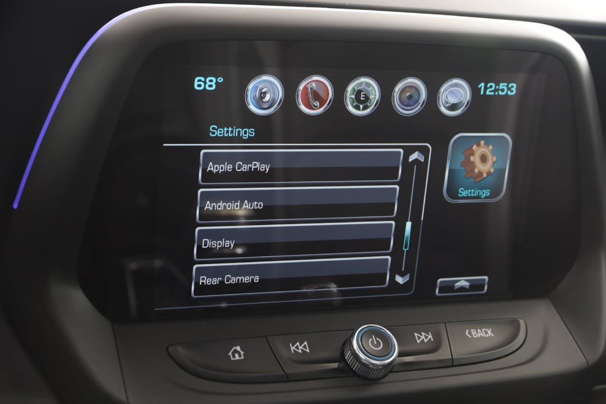 Used 2018 Chevrolet Camaro SS RWD image 10