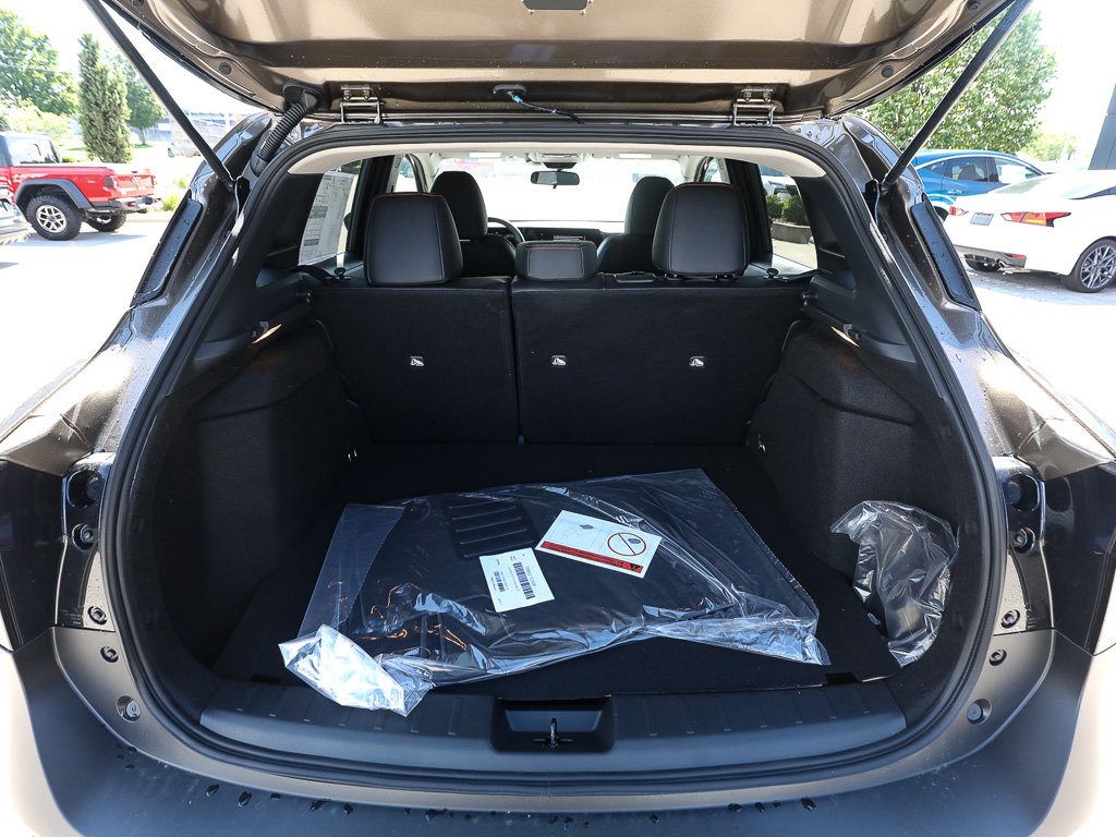New 2026 Nissan Kicks SR w/ Cold Weather Package AWD/4WD image 6