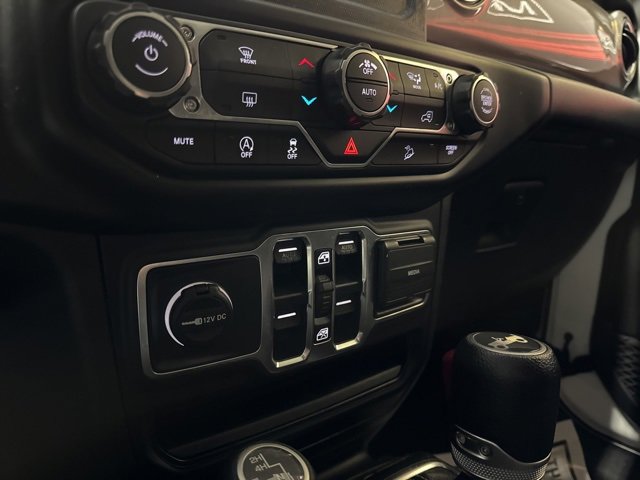 Used 2019 Jeep Wrangler Unlimited Sahara image 10