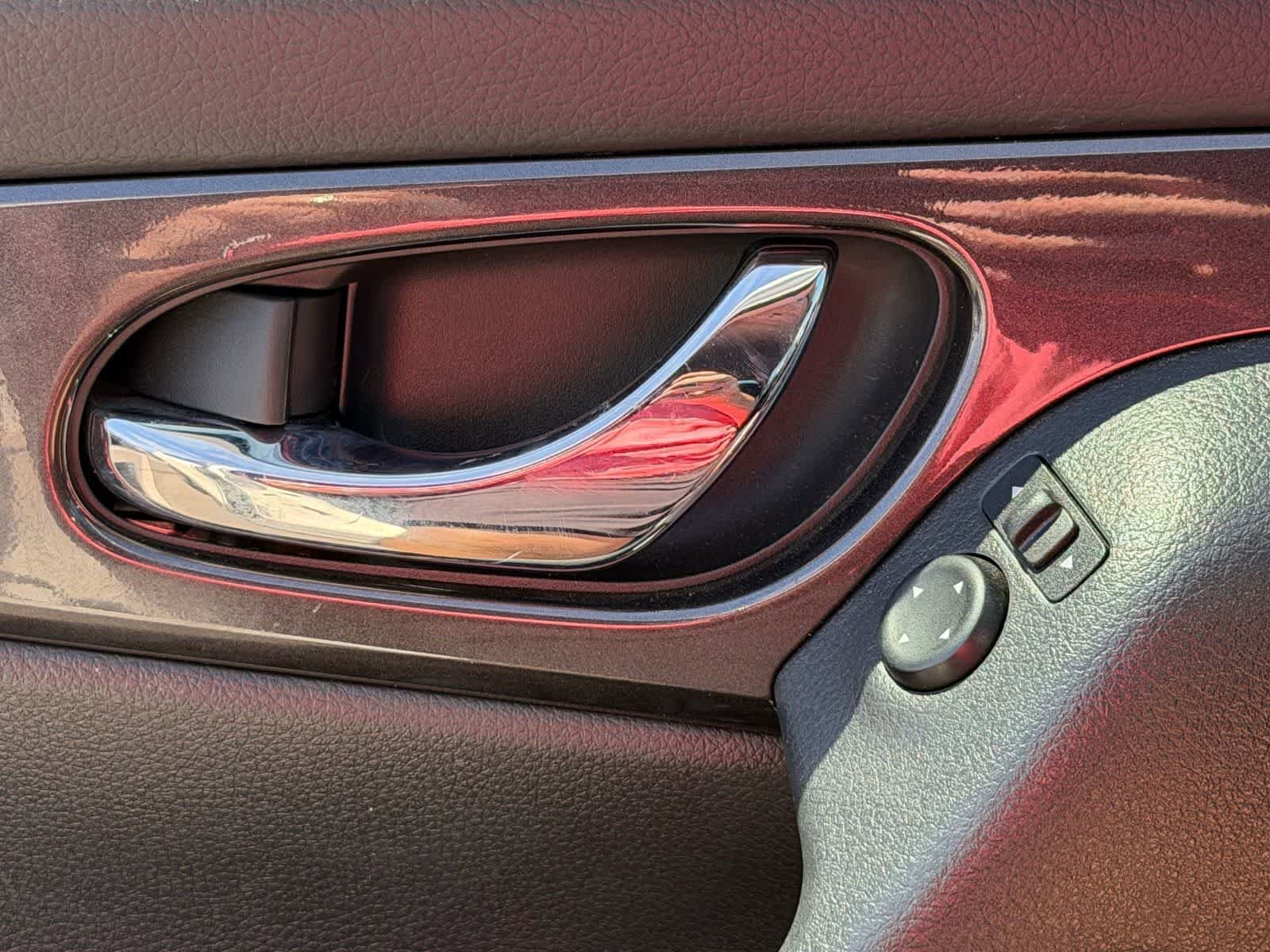 Certified 2019 Nissan Rogue SV w/ Premium Package image 16