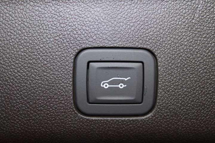 New 2026 GMC Yukon XL Elevation w/ Elevation Premium Package image 18