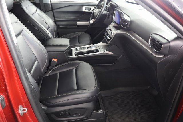 Used 2023 Ford Explorer XLT w/ Equipment Group 202A image 24