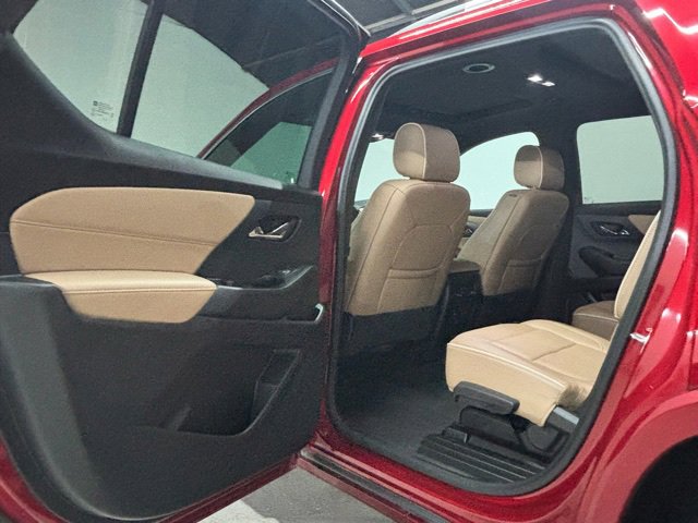 Used 2023 Chevrolet Traverse Premier image 24