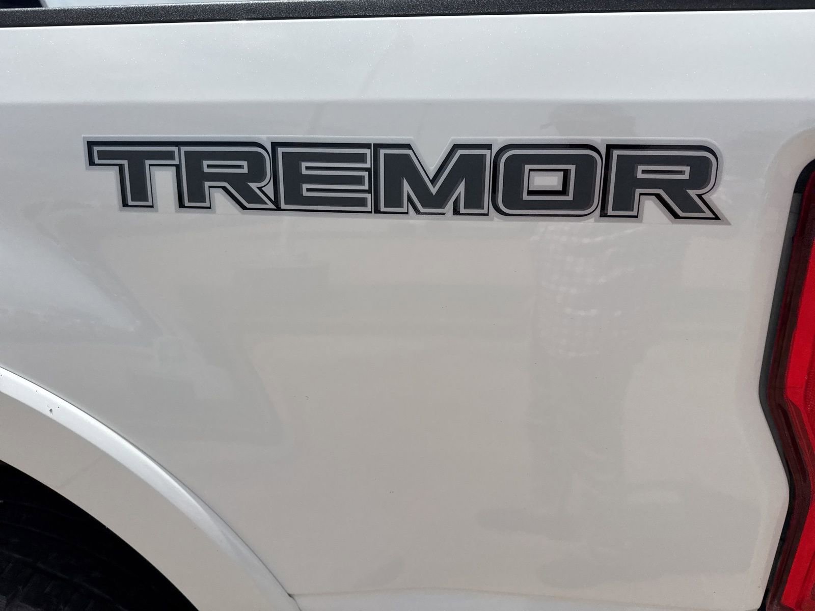 Used 2022 Ford F250 Lariat w/ Tremor Off-Road Package image 9