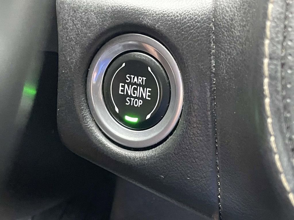 Used 2023 Chevrolet Suburban Premier image 33