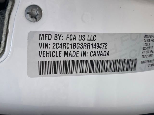 Used 2024 Chrysler Pacifica Touring-L image 38