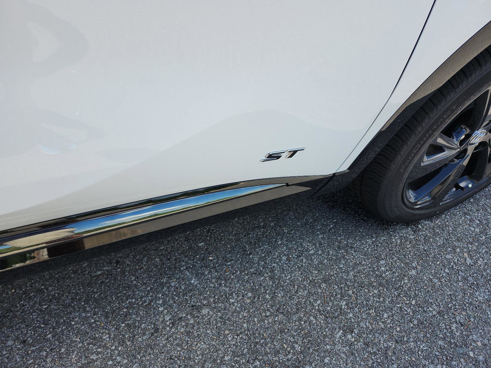 New 2025 Buick Envision Sport Touring image 6