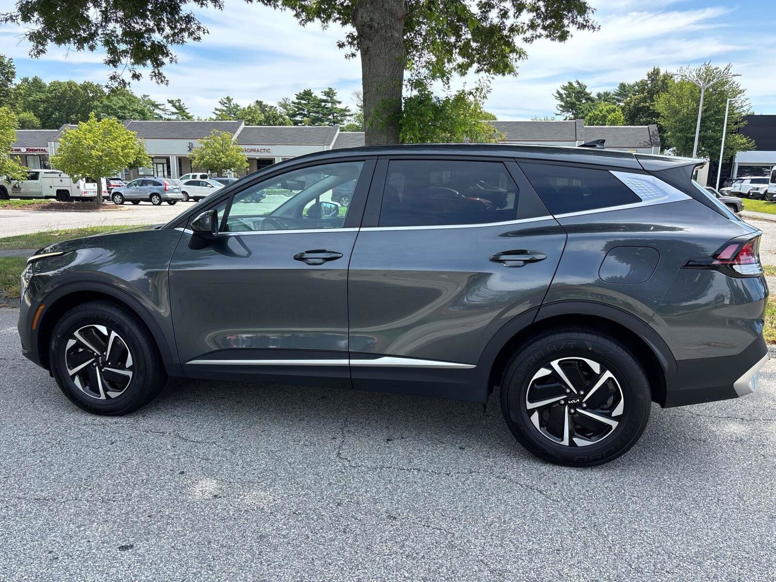 Used 2023 Kia Sportage LX AWD/4WD image 3