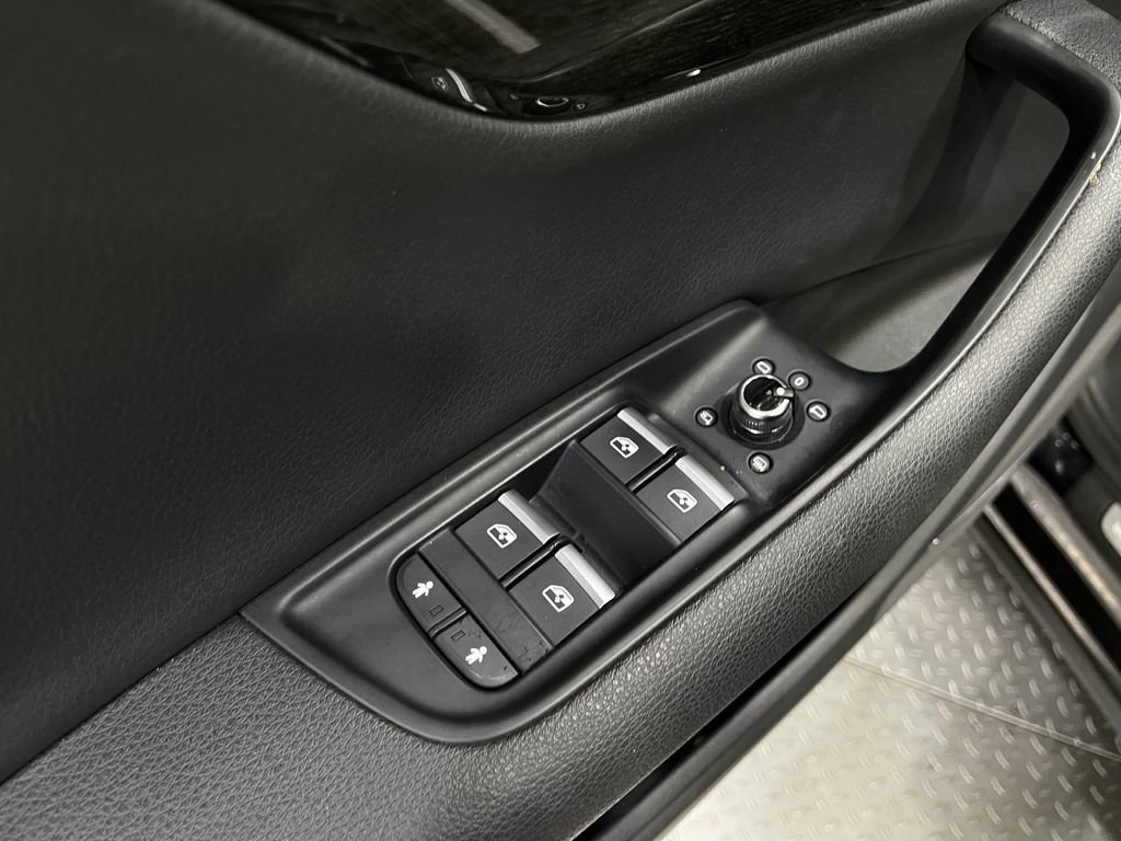 Used 2018 Audi Q7 3.0T Premium Plus w/ Premium Plus Package image 16