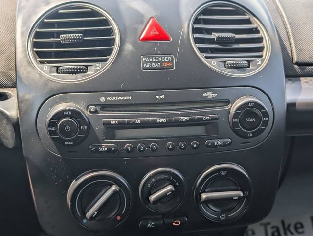 Used 2009 Volkswagen Beetle S FWD image 26