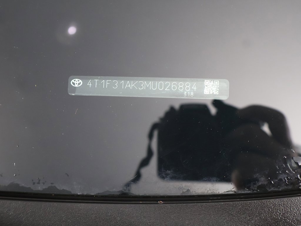 Used 2021 Toyota Camry XLE w/ Navigation Upgrade Package image 54