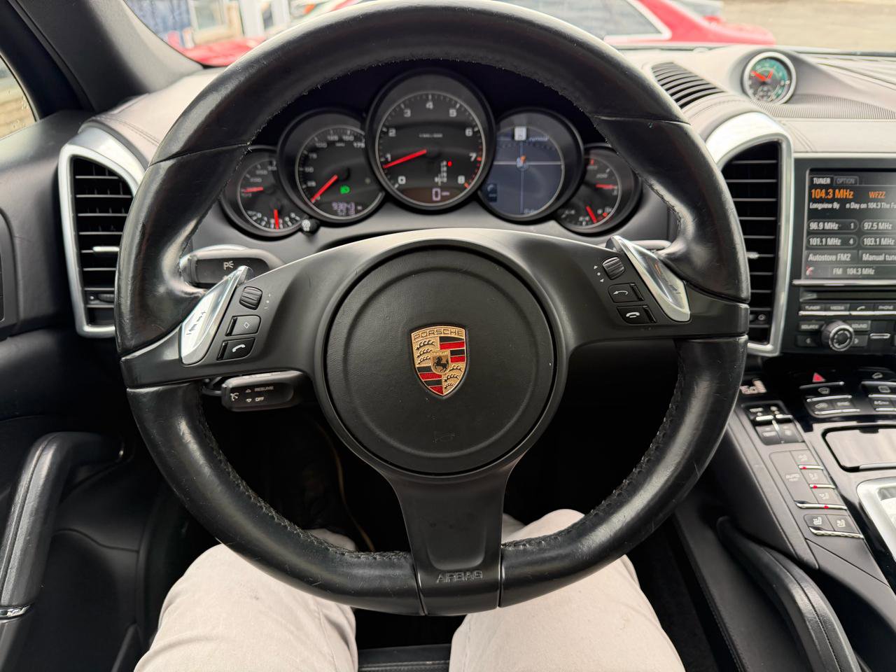 Used 2014 Porsche Cayenne Platinum Edition image 25