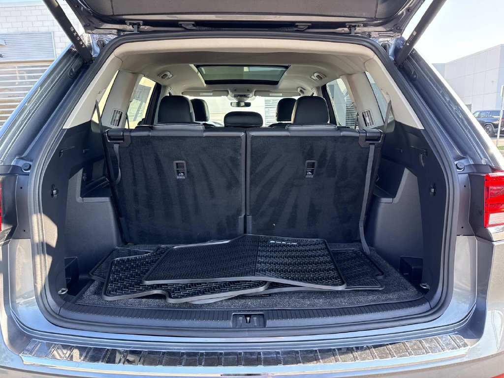 Used 2024 Volkswagen Atlas SE AWD/4WD image 12