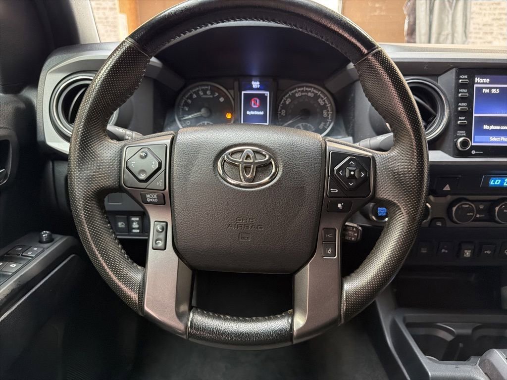 Used 2022 Toyota Tacoma TRD Sport w/ Technology Package AWD/4WD image 15