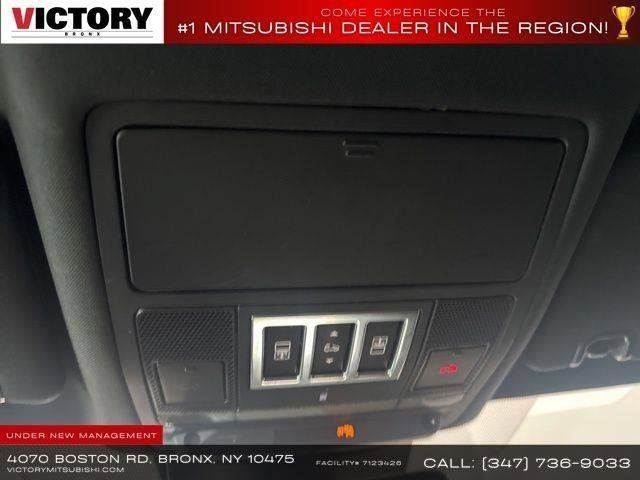Used 2018 Land Rover Discovery HSE AWD/4WD image 48